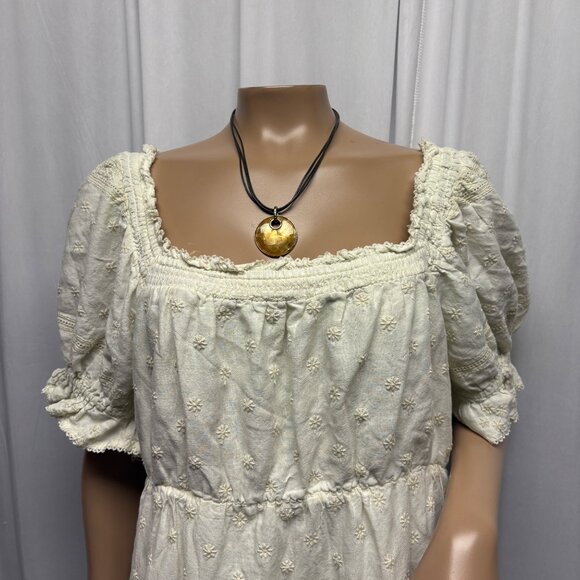 Old Navy Cream Embroidered Babydoll Dress Womens Sz Medium Puff Sleeves Peasant - Picture 3 of 9